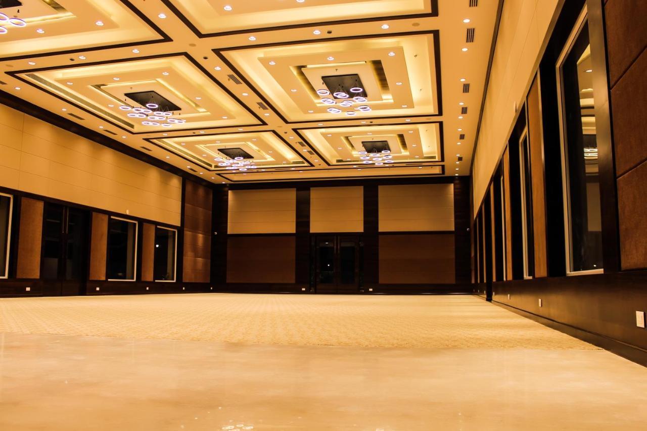 Hotel Rajhans Abhinandan Bhopal Exterior photo