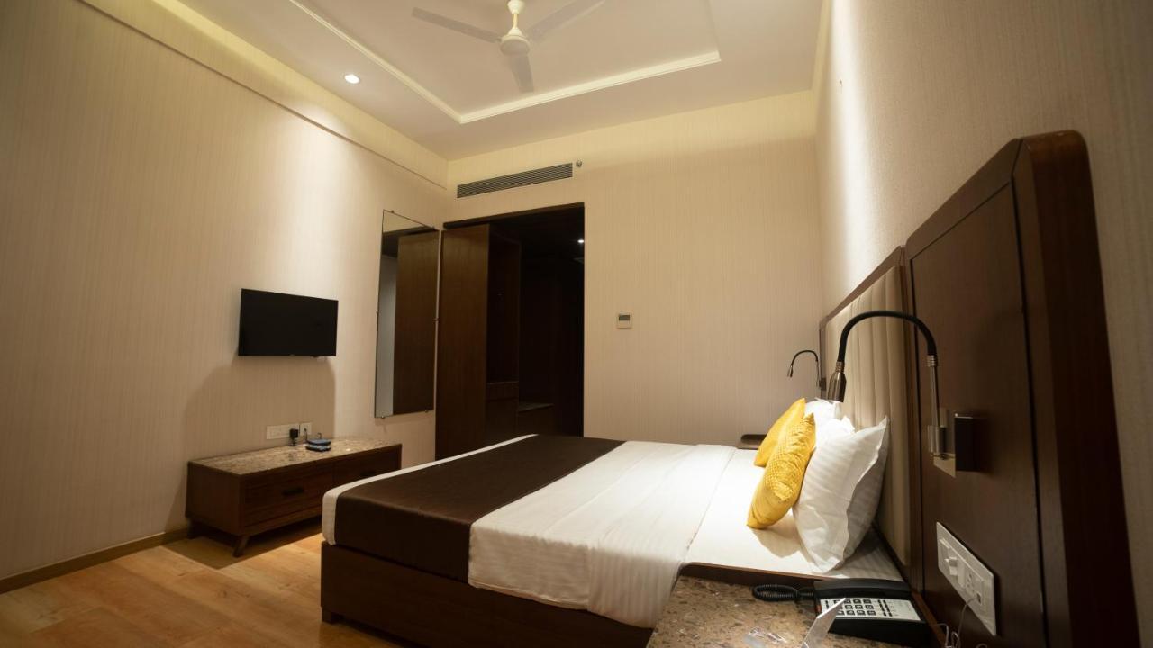 Hotel Rajhans Abhinandan Bhopal Exterior photo