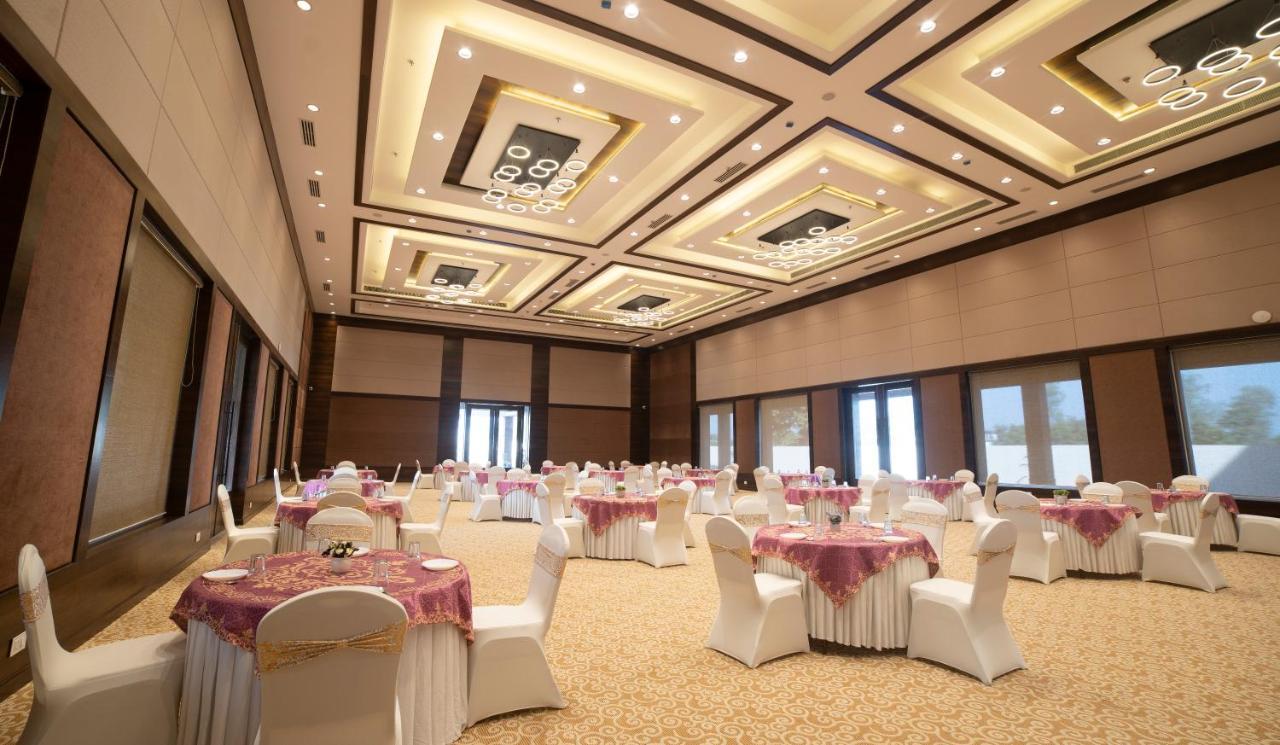 Hotel Rajhans Abhinandan Bhopal Exterior photo