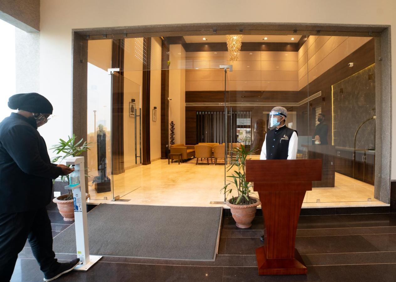 Hotel Rajhans Abhinandan Bhopal Exterior photo
