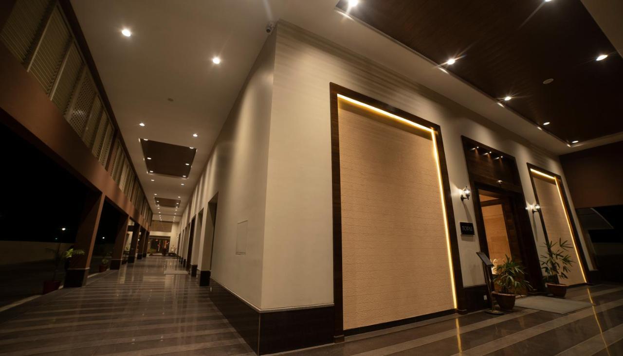 Hotel Rajhans Abhinandan Bhopal Exterior photo