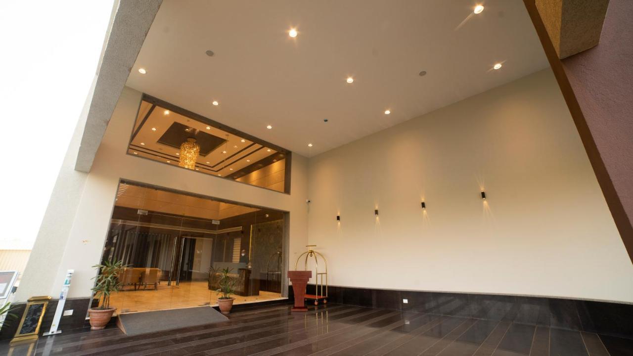 Hotel Rajhans Abhinandan Bhopal Exterior photo
