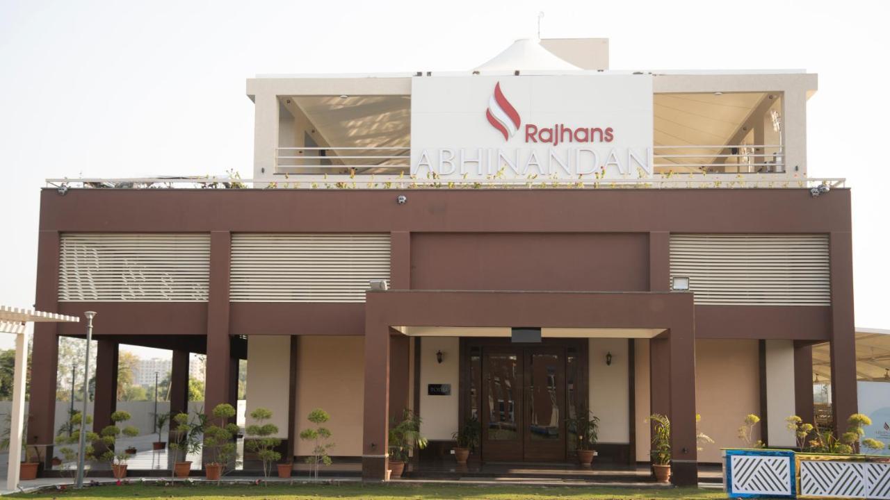 Hotel Rajhans Abhinandan Bhopal Exterior photo