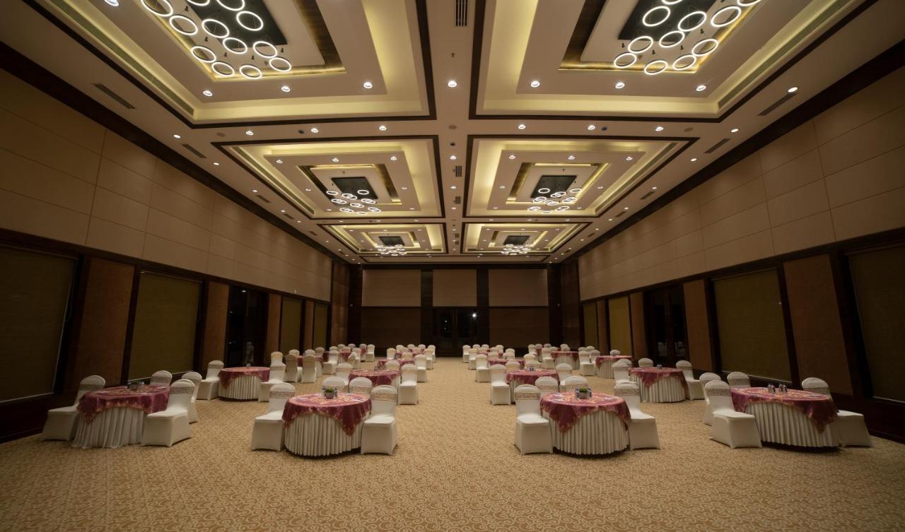 Hotel Rajhans Abhinandan Bhopal Exterior photo