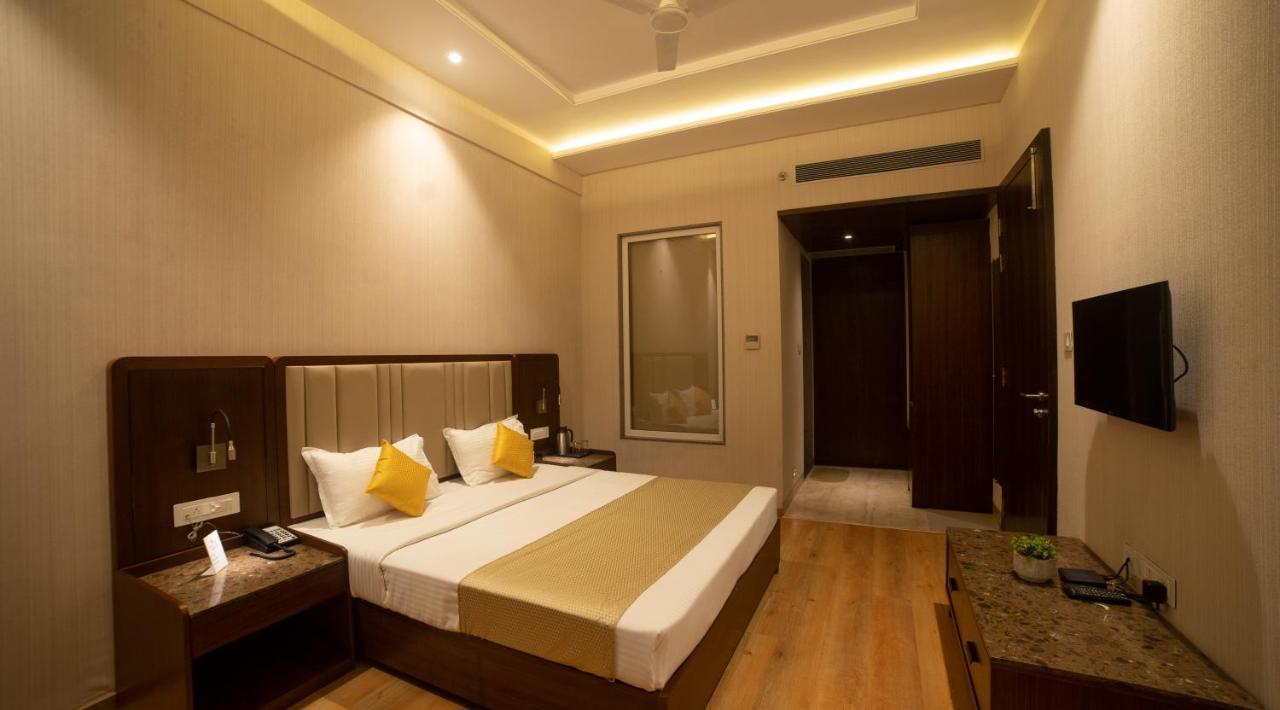 Hotel Rajhans Abhinandan Bhopal Exterior photo