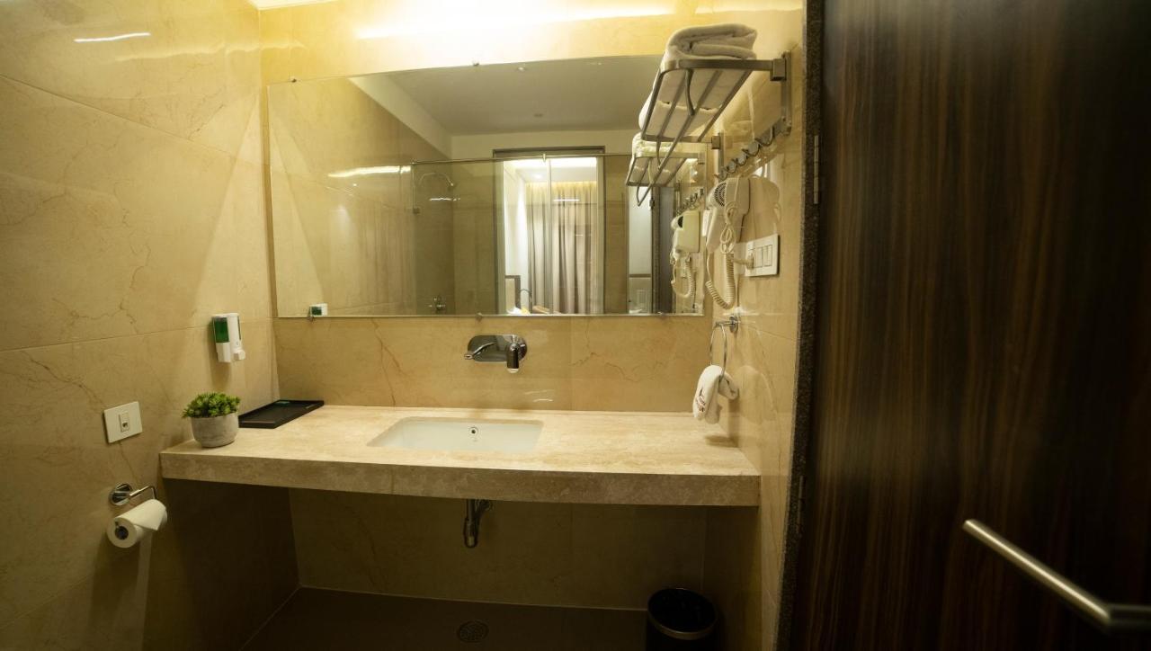 Hotel Rajhans Abhinandan Bhopal Exterior photo